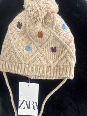 ZARA Kids Cream Cable-Knit Pom Hat with Ear Ties